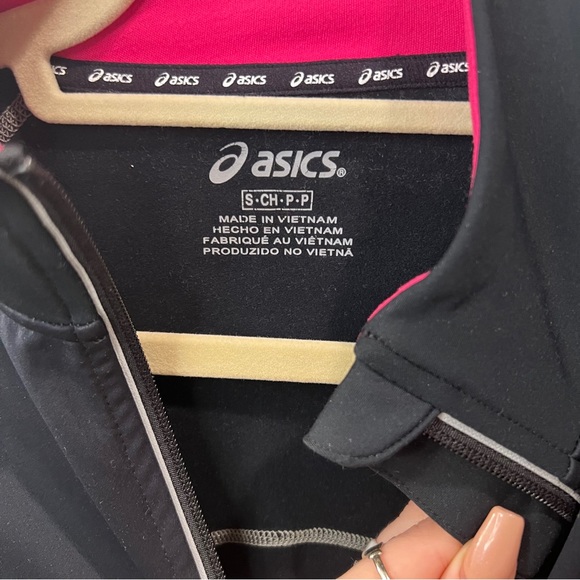 Women’s ASICS Running Jacket - Picture 8 of 8